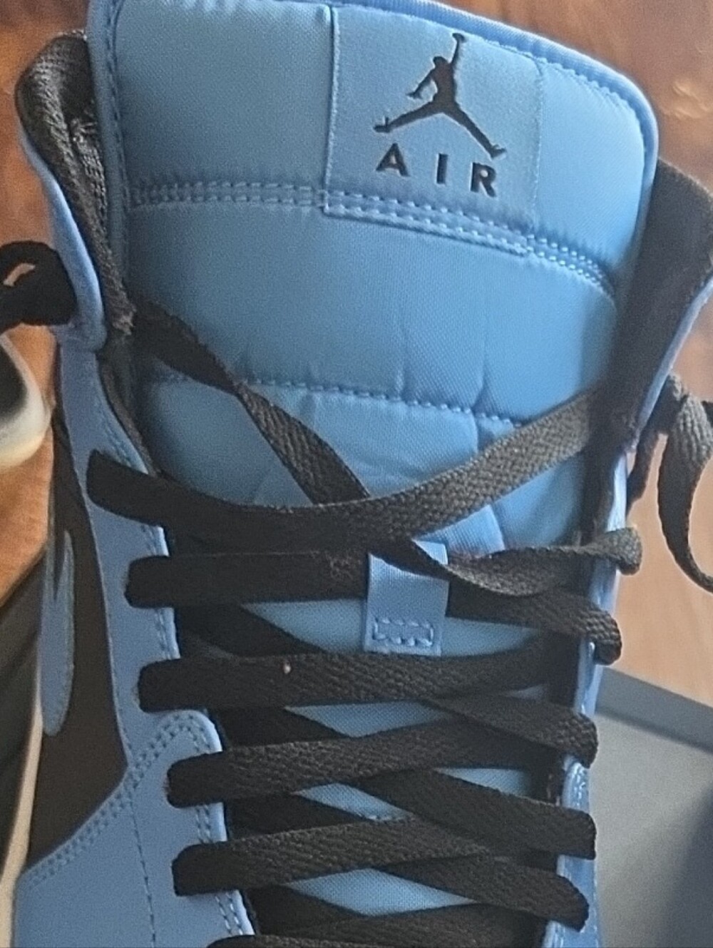 Air Jordan 1 Mid